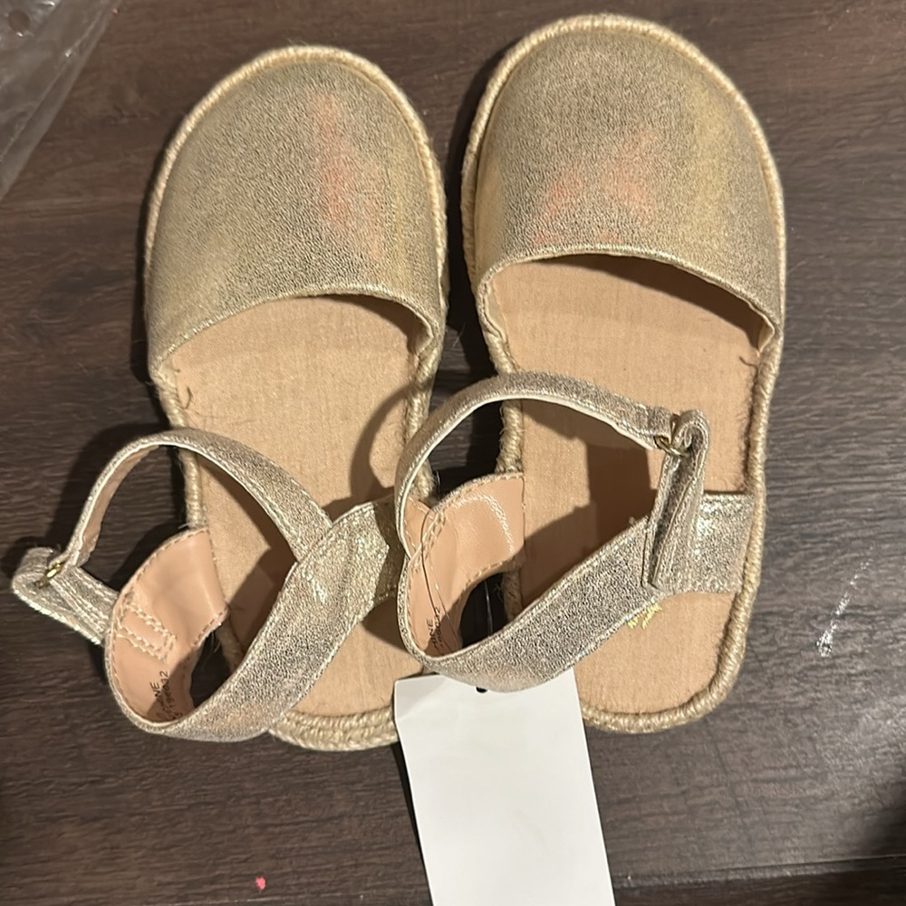 H&M toddler girls sandals size 9 in gold